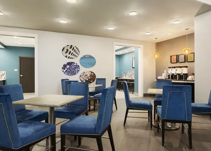 Hampton Inn & Suites Herndon-Reston